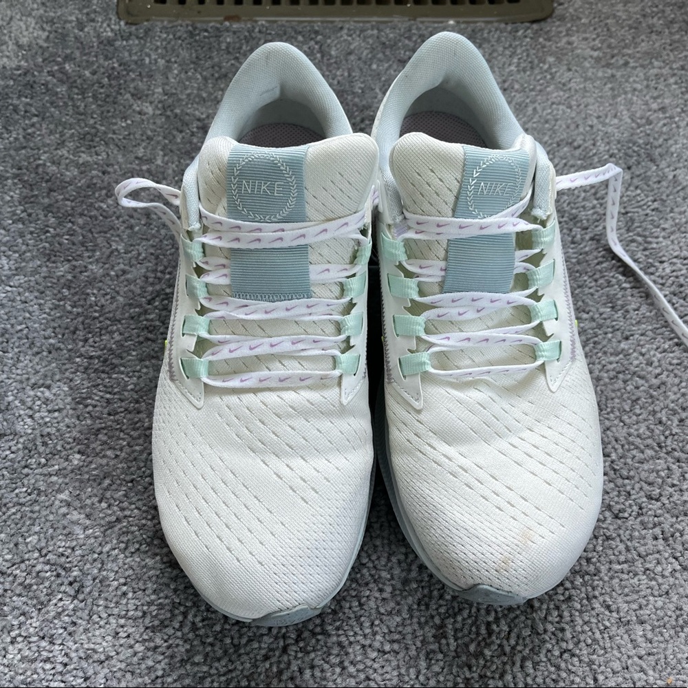 Nike Air Zoom Pegasus 38 PRM running shoe